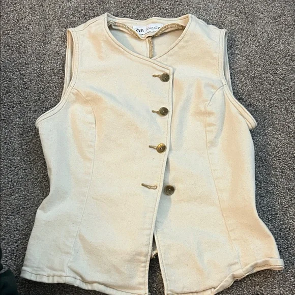 Zara Cream Button-Up Vest - Picture 3 of 5